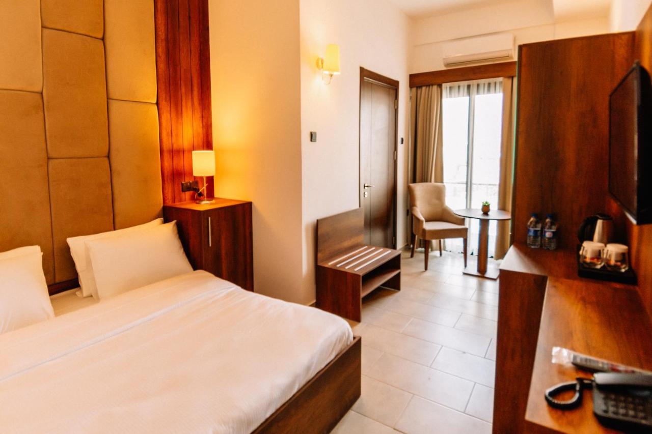 Cezar'S Airport Hotel Nicosia Eksteriør billede