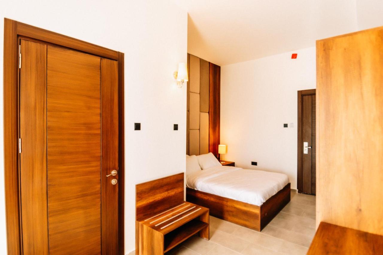 Cezar'S Airport Hotel Nicosia Eksteriør billede