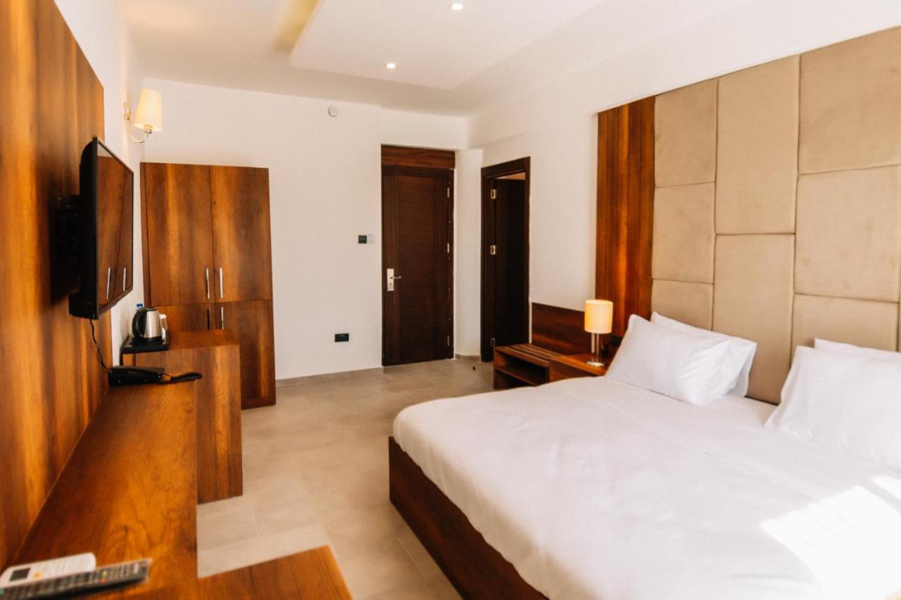 Cezar'S Airport Hotel Nicosia Eksteriør billede
