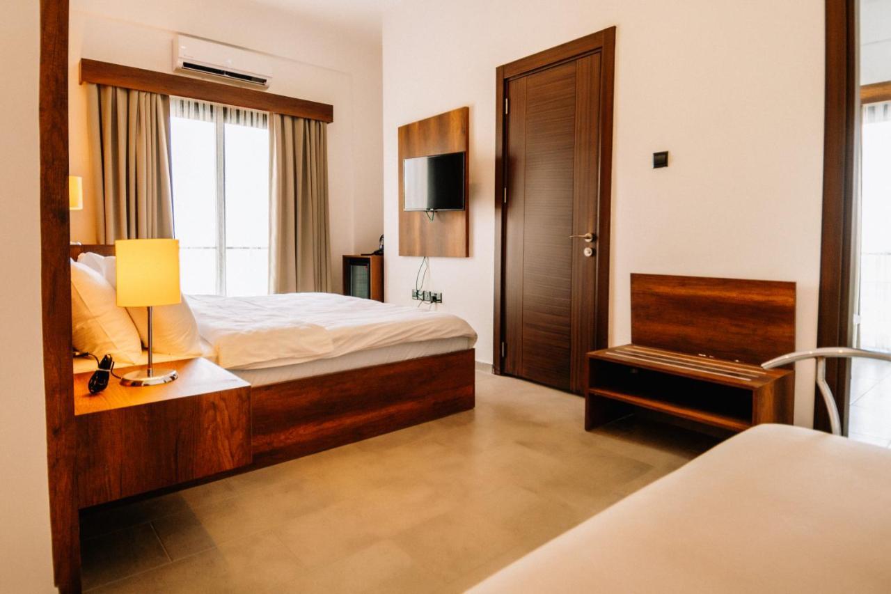 Cezar'S Airport Hotel Nicosia Eksteriør billede